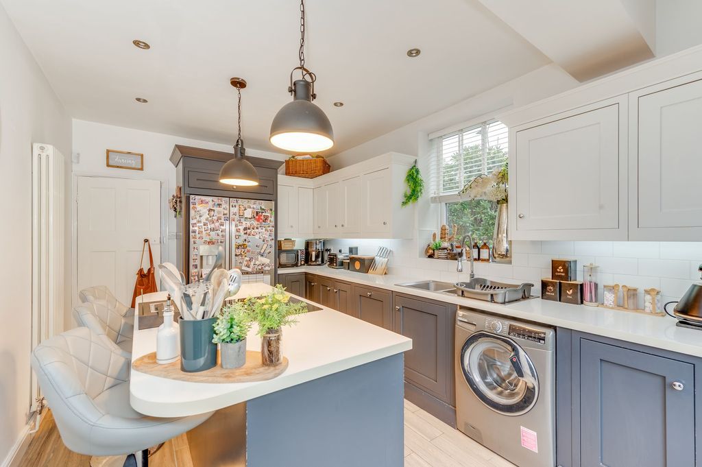 Property photo 3 of 21