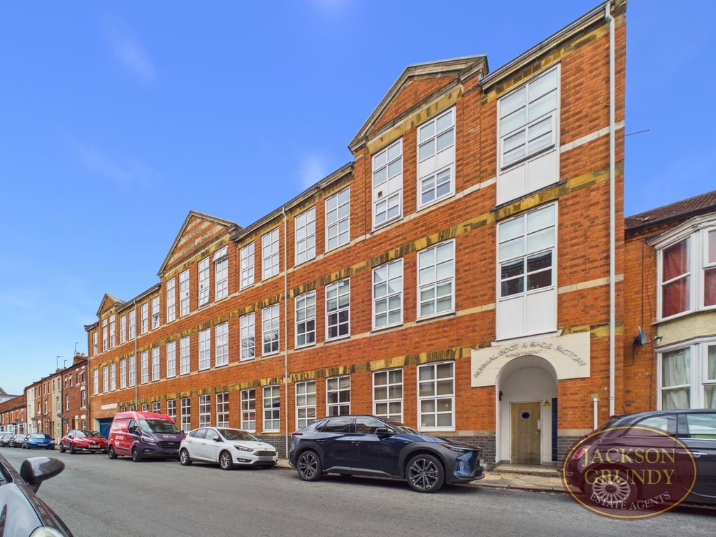 Property photo 1 of 16 Talbot Road