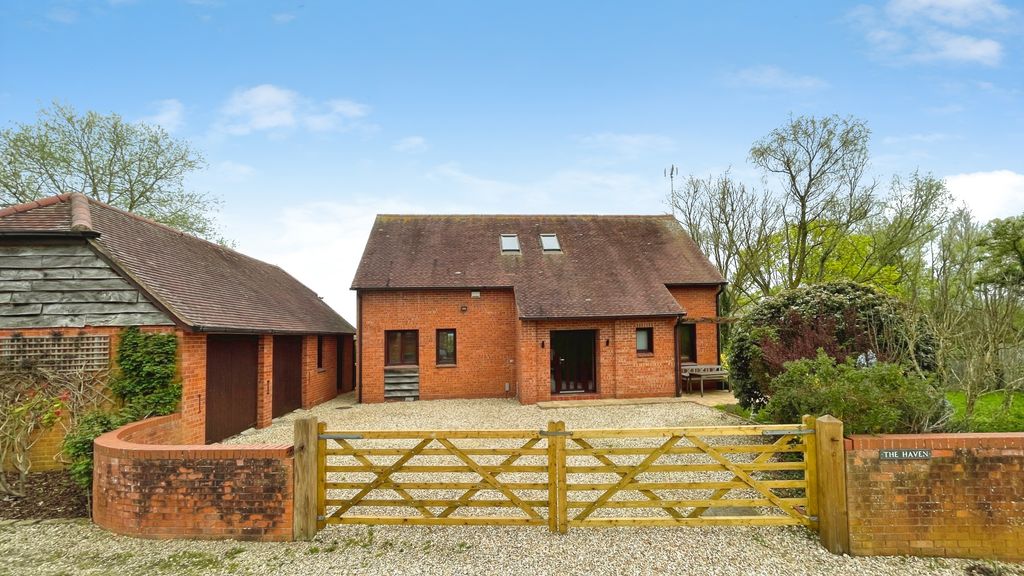 Property photo 1 of 30 0E86d19d-Image005