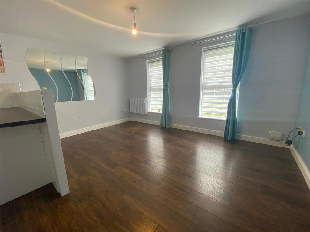 2 bed flat for saleHessle Road, Hull HU4 photo 4