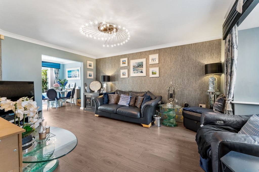 Property photo 3 of 13 38 Rushton Close Burtonwood-2