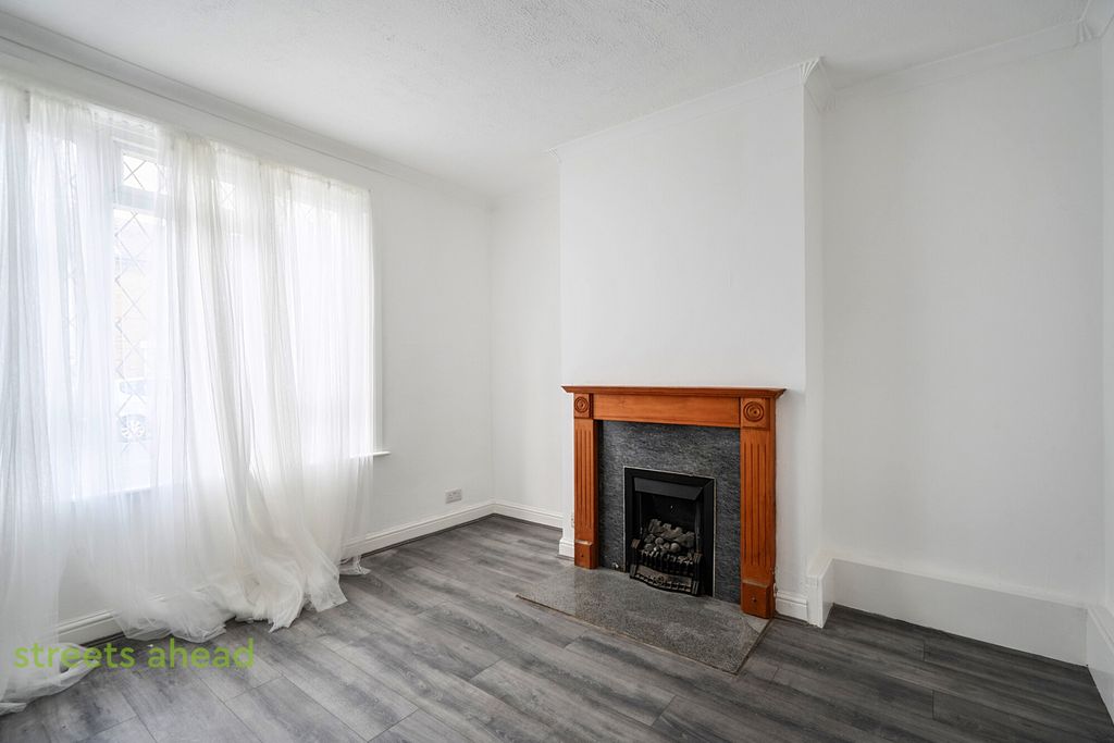 Property photo 2 of 16 49Cccdd9-d1F6-4dc...