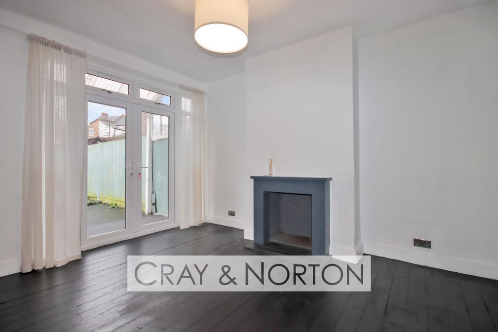 Property photo 3 of 11 Photo 2