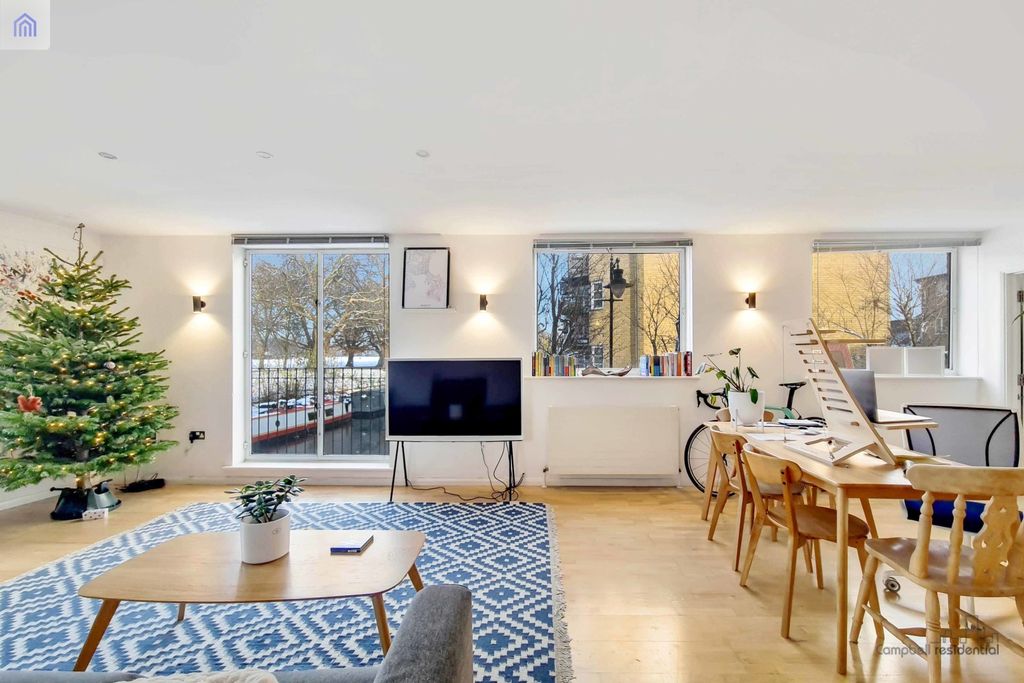 Property photo 3 of 11 2 Gh 2