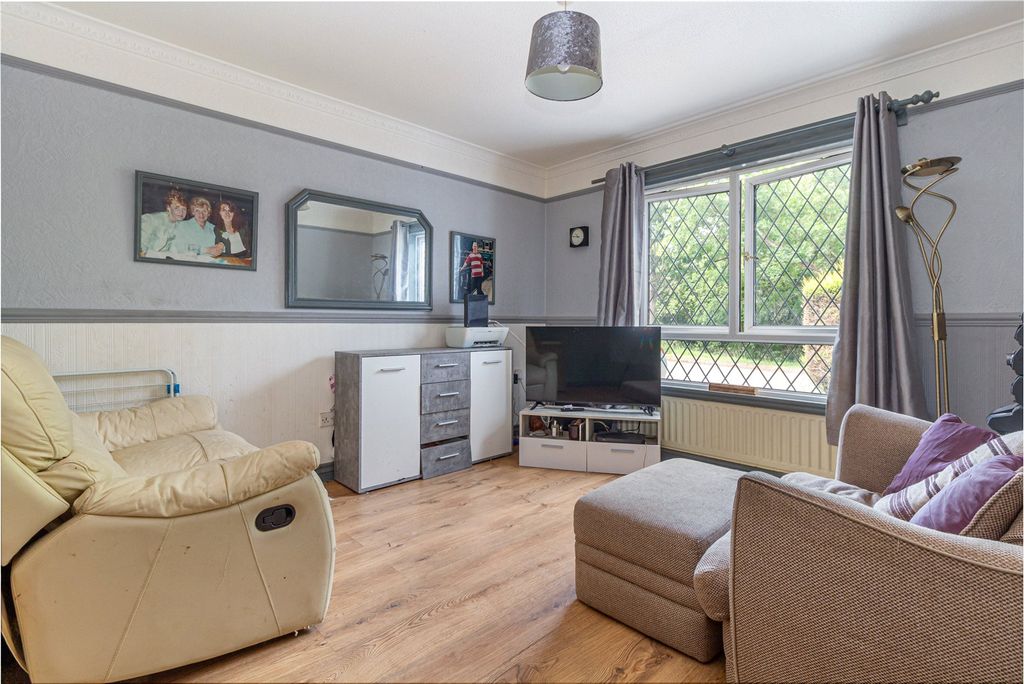 Property photo 3 of 12 Picture No. 14