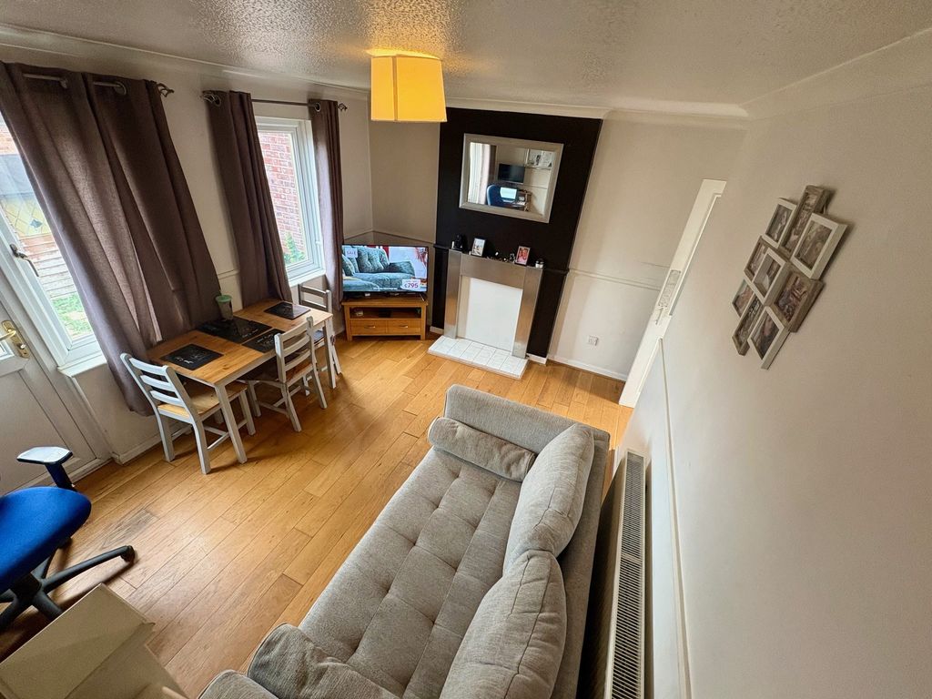 Property photo 2 of 11 Image