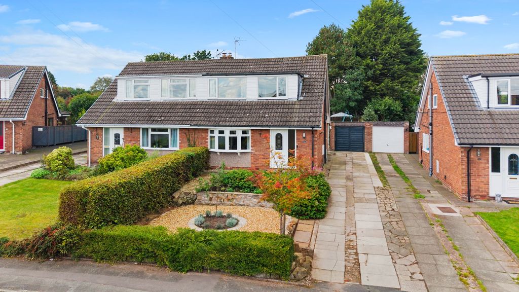 Property photo 2 of 37