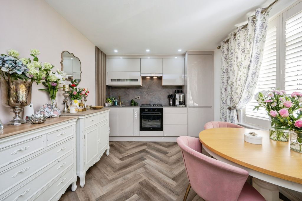 Additional image 5 of 2 bed flat for saleSpoondell, Dunstable LU6