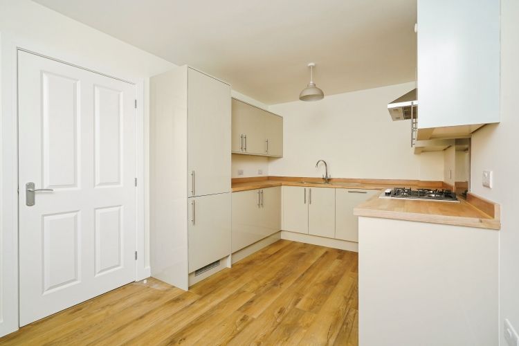 Property photo 2 of 9 16Haydockroadox26...