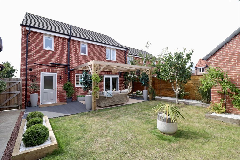 Property photo 3 of 28
