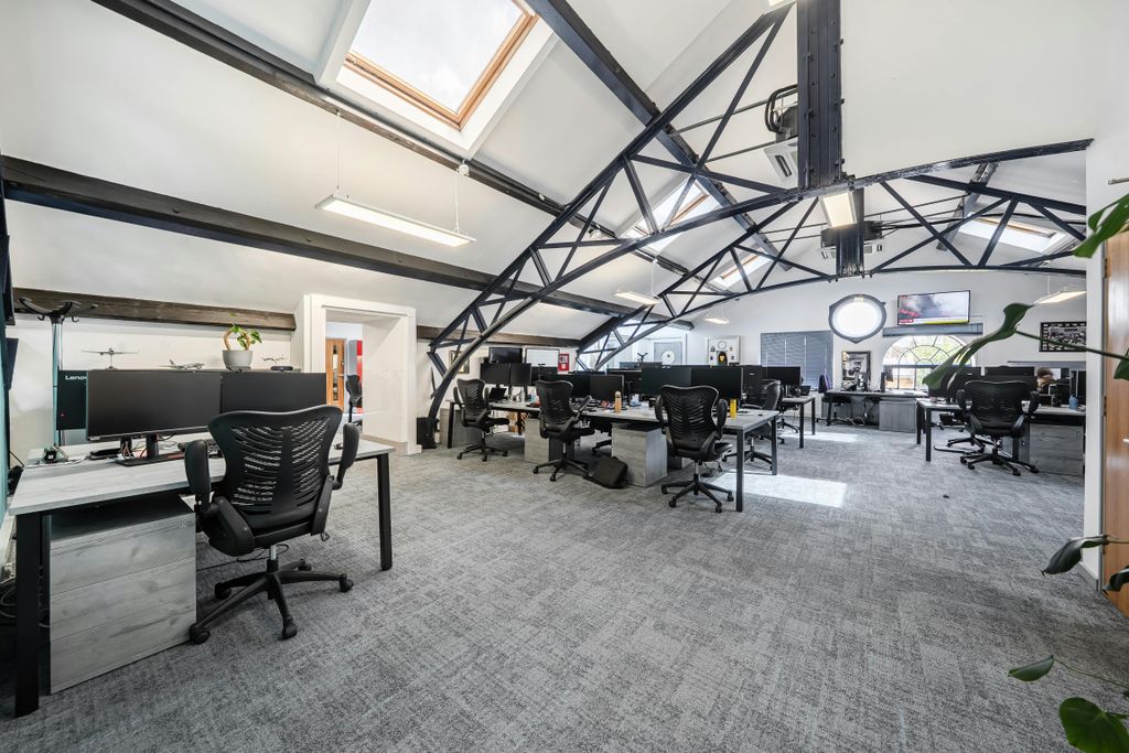 Property photo 2 of 8 1498593-6-6A6B4F4B31E9B.Jpg
