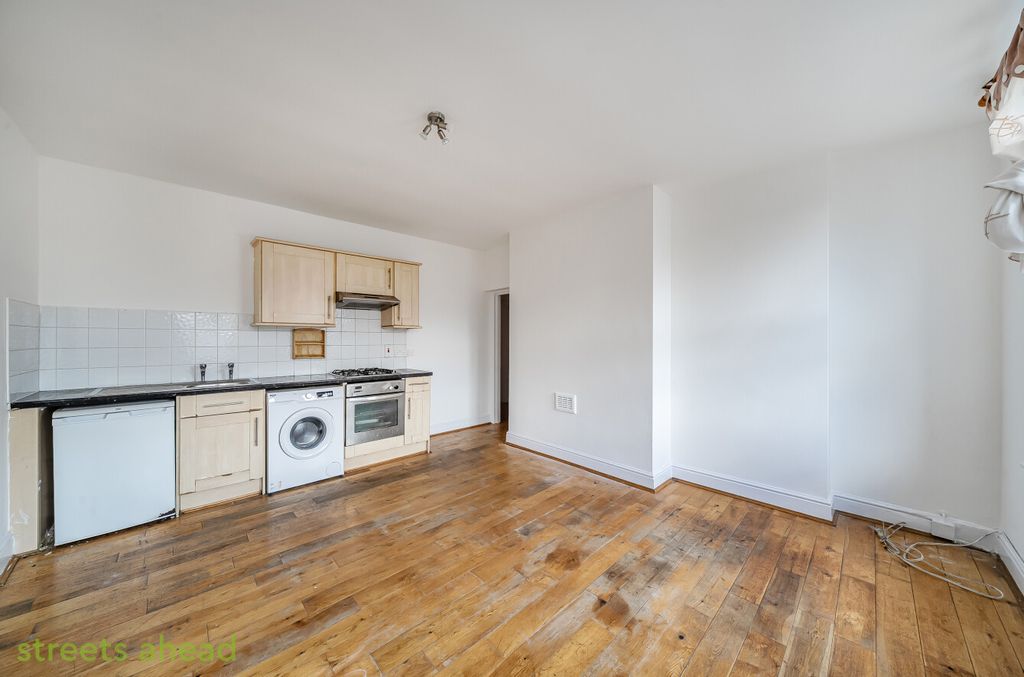 Property photo 3 of 13 d2Ccb6B2-c2E1-4E3...