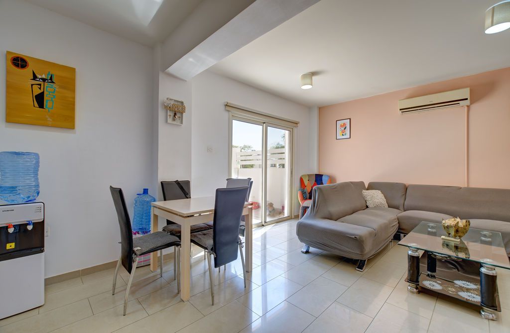 Property photo 3 of 11 Lounge Dining Area