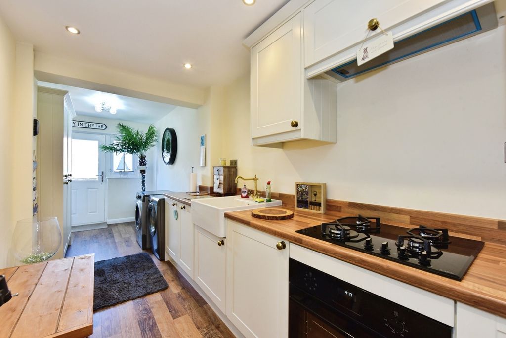Property photo 3 of 17 Pbox-Img.Jpg