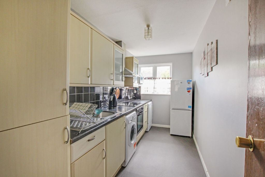 Property photo 3 of 7