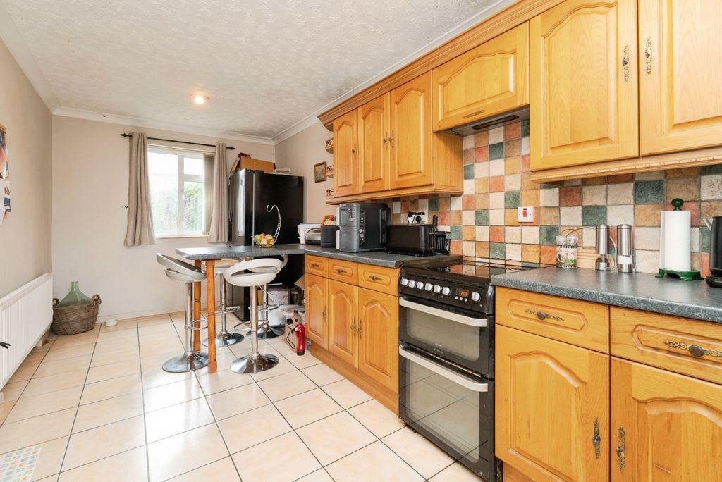 Property photo 2 of 17 Photo