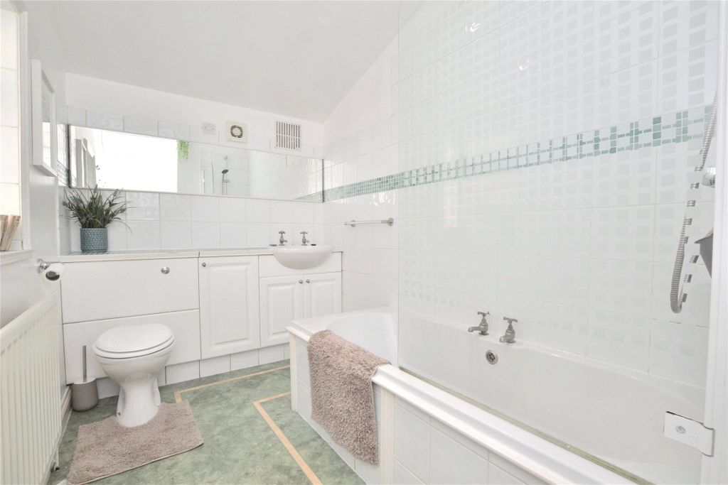 Property photo 3 of 6 Bathroom