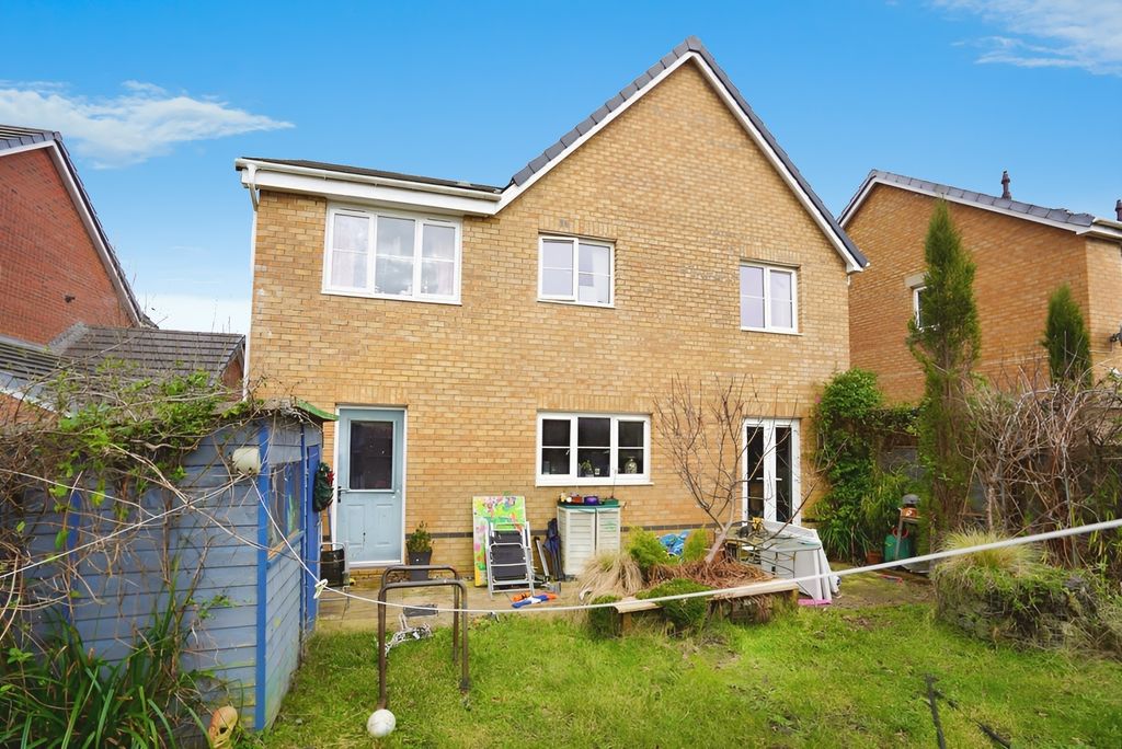 Property photo 2 of 18