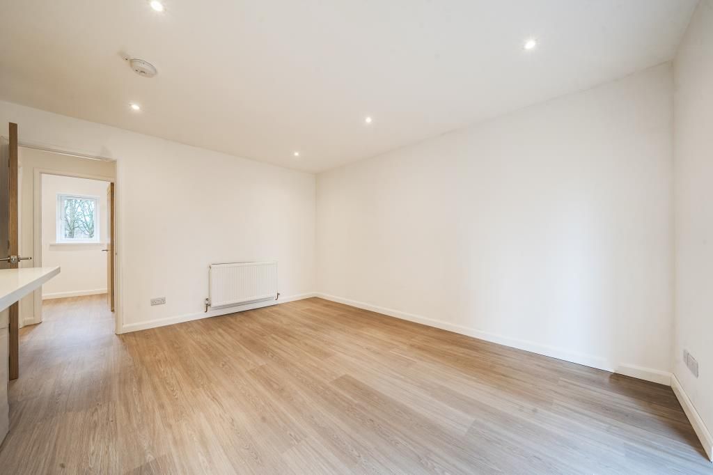 Property photo 3 of 21 Hallway