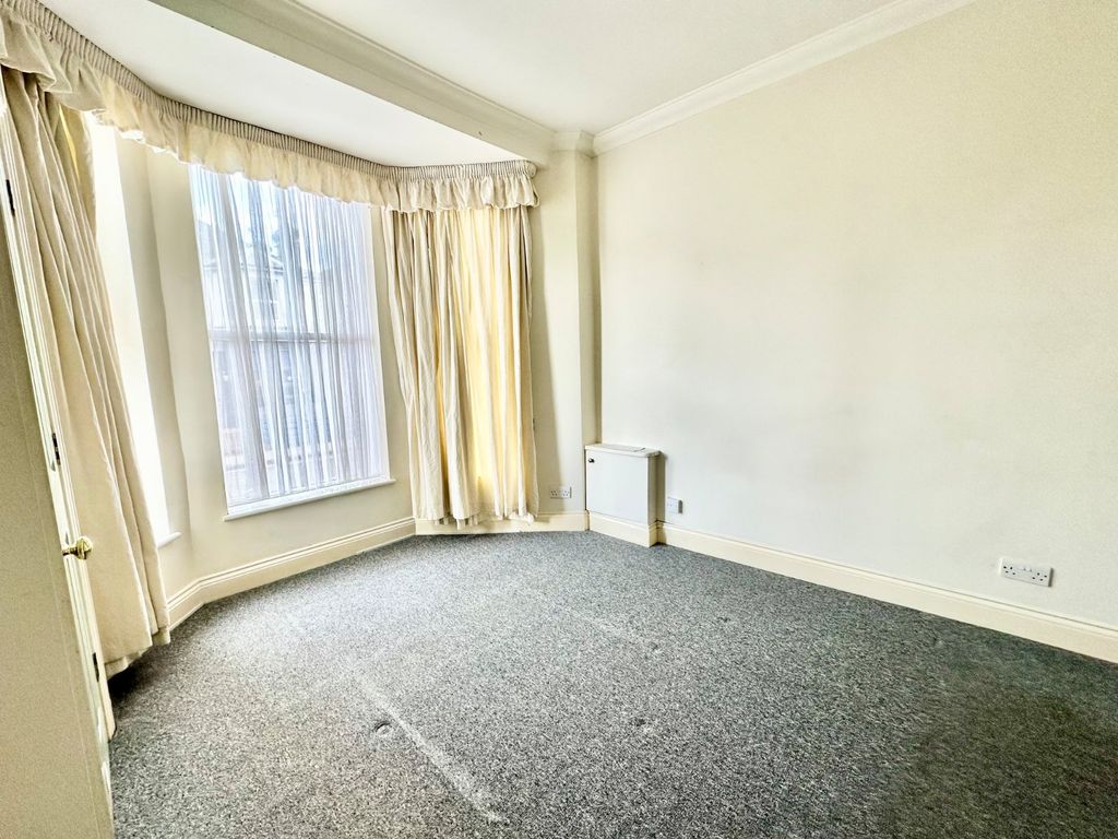 Property photo 3 of 6 Picture No. 08