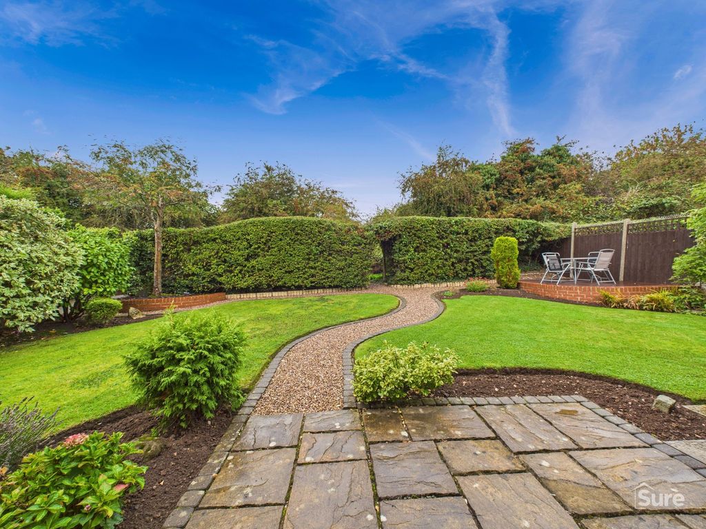 Property photo 2 of 31 Garden