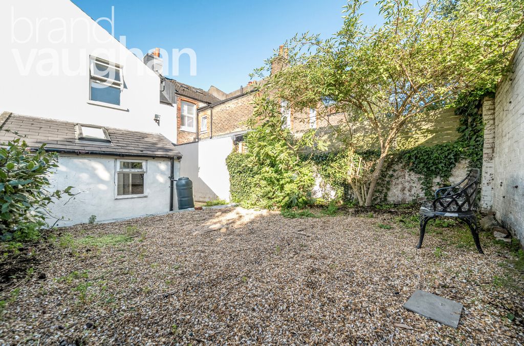 Property photo 3 of 9 Garden