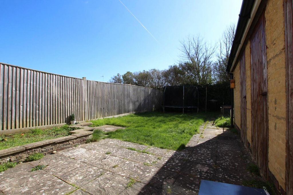 Property photo 3 of 9 Garden