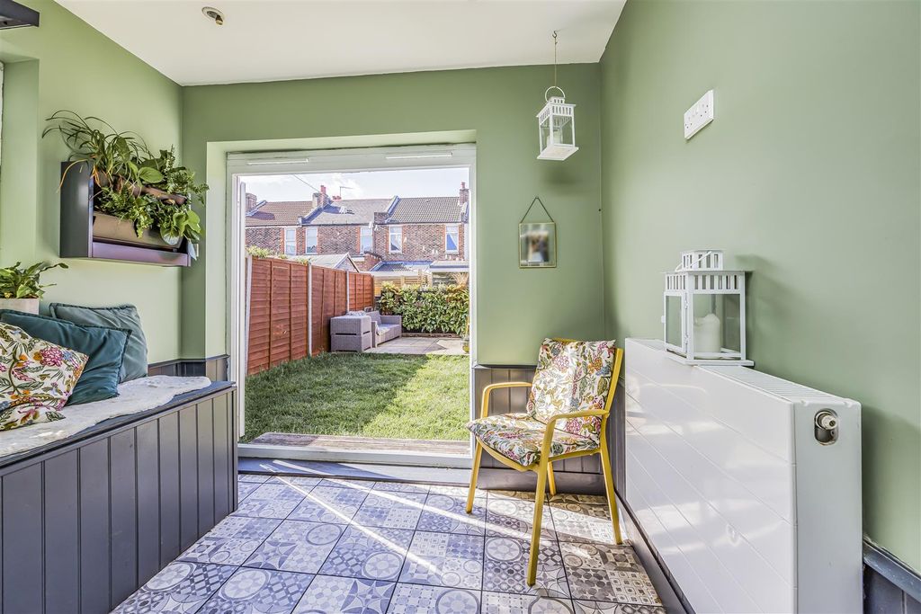 Property photo 1 of 17 38 Meon Road, Southsea-Porticomarketing-Soldby-17.