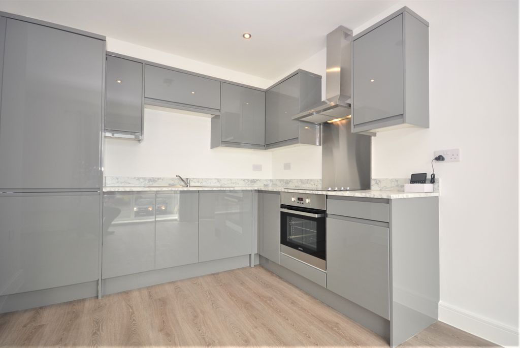 Property photo 3 of 7 Kitchen