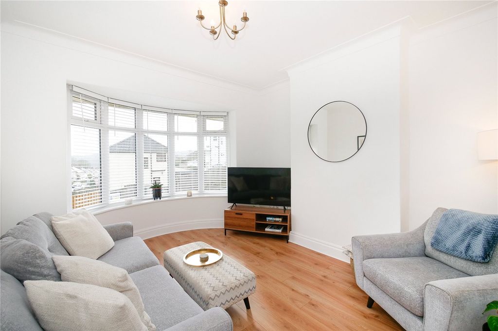 Property photo 2 of 27 Picture No. 31