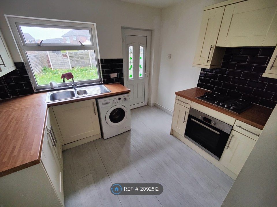 Property photo 3 of 6 Kitchen