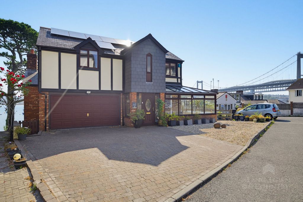Property photo 2 of 36