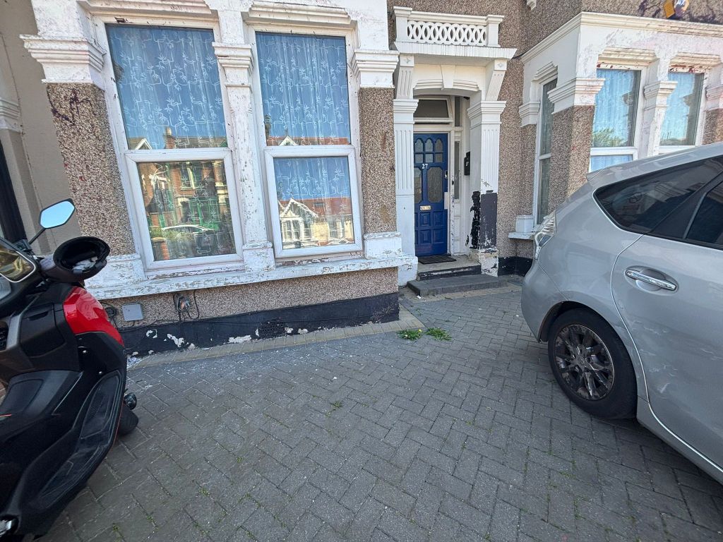 Property photo 1 of 8