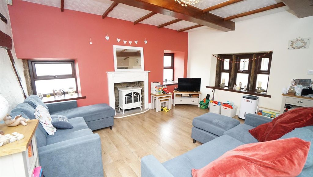 Property photo 3 of 21 Rv-Y_74Gq0Kwqqzju_F9Ua.Jpg