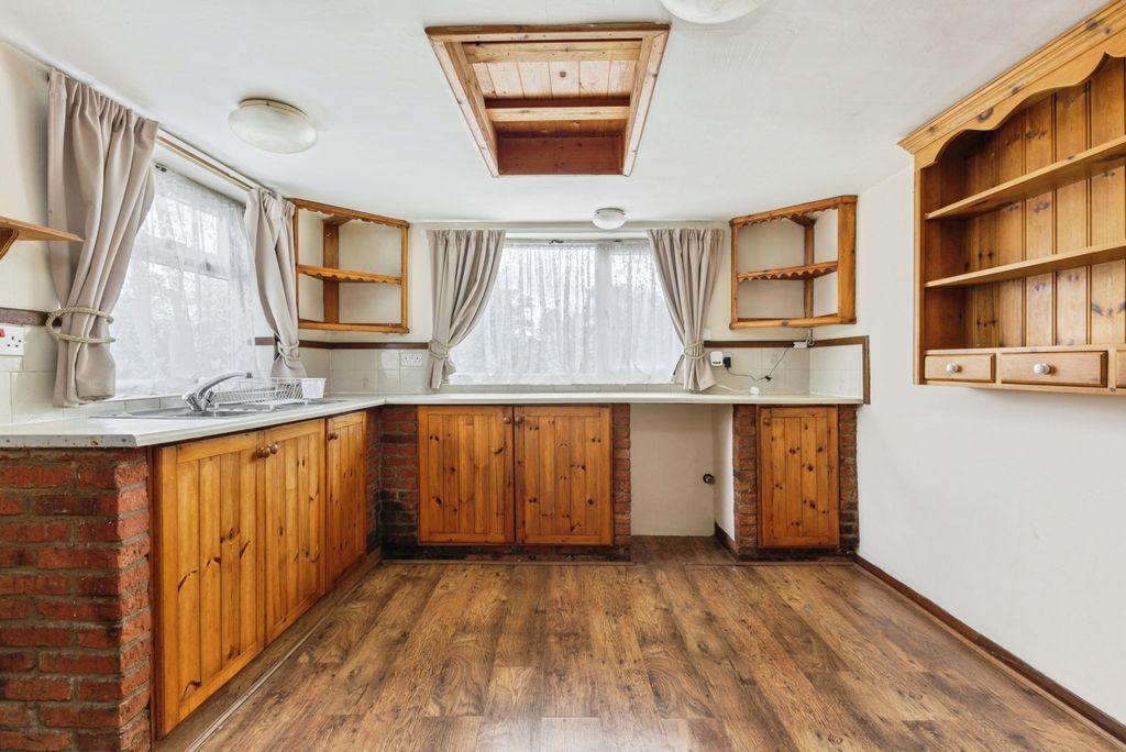 Property photo 3 of 23 Pbox-Img.Jpg