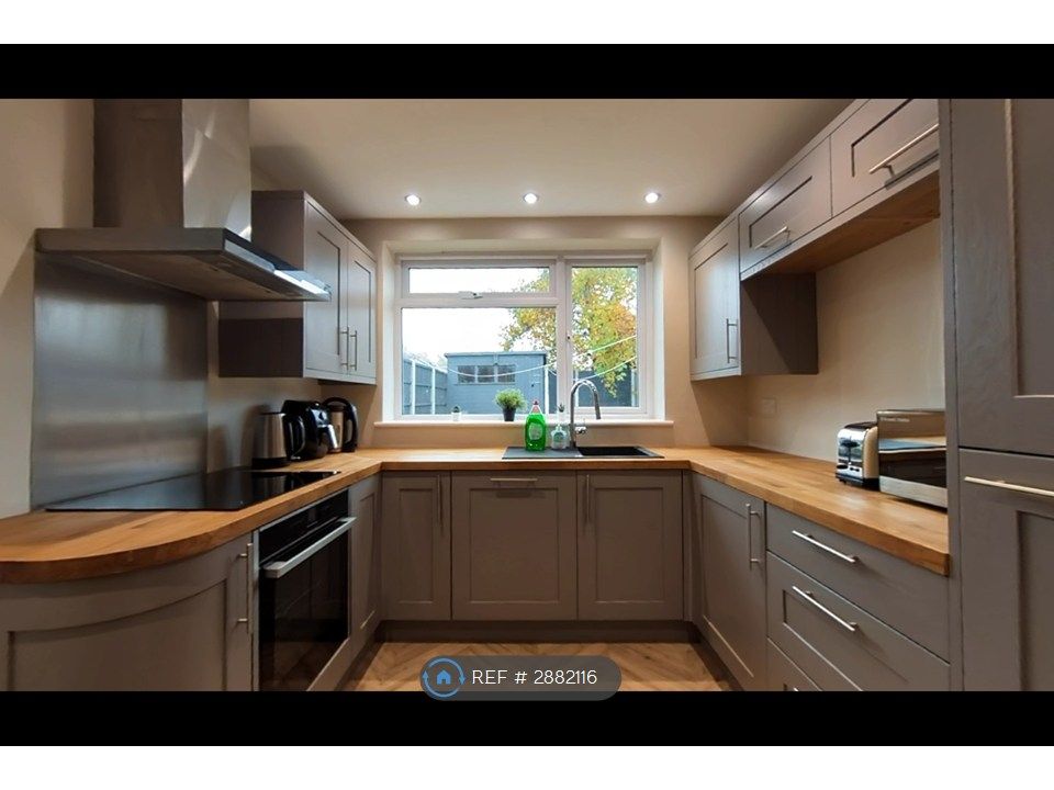 Property photo 1 of 26 Kitchen