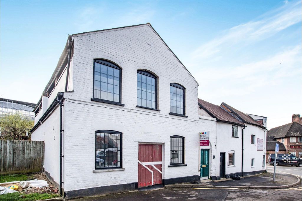 Property photo 1 of 9 Front