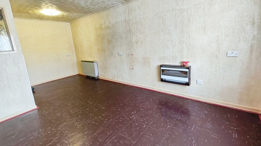 Property photo 3 of 12 Pbox-Img.Jpg