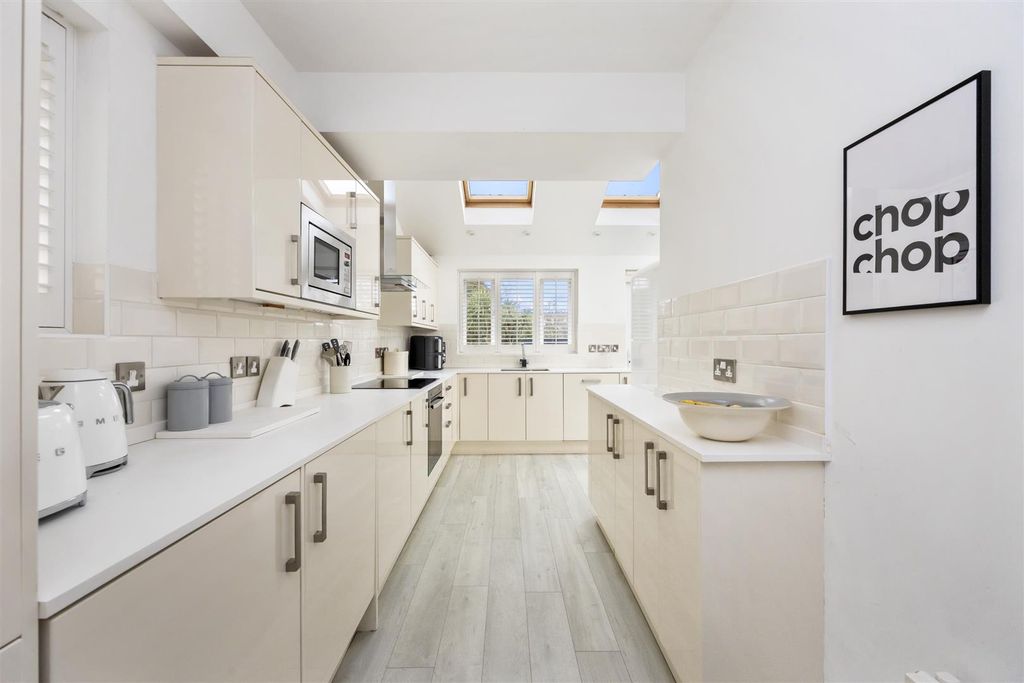 Property photo 3 of 22 Kitchen