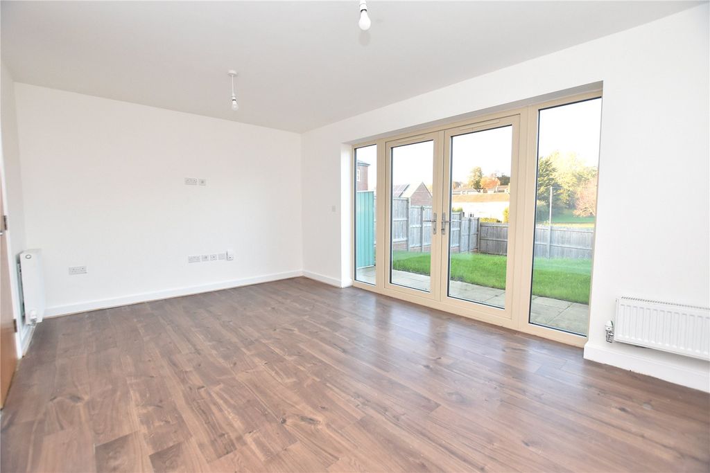 Property photo 2 of 18 Picture No. 29