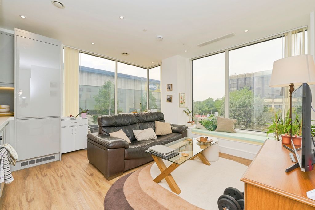 Property photo 1 of 20 1825379-07