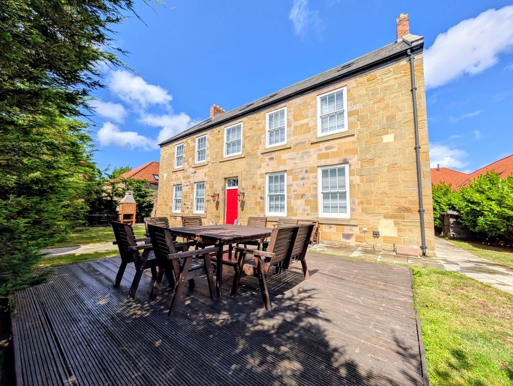 Property photo 1 of 50