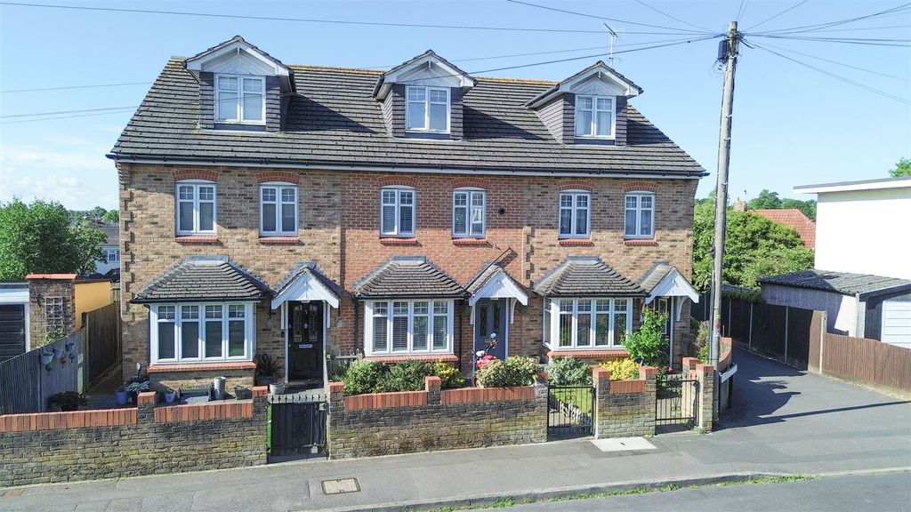 Property photo 1 of 15 Front
