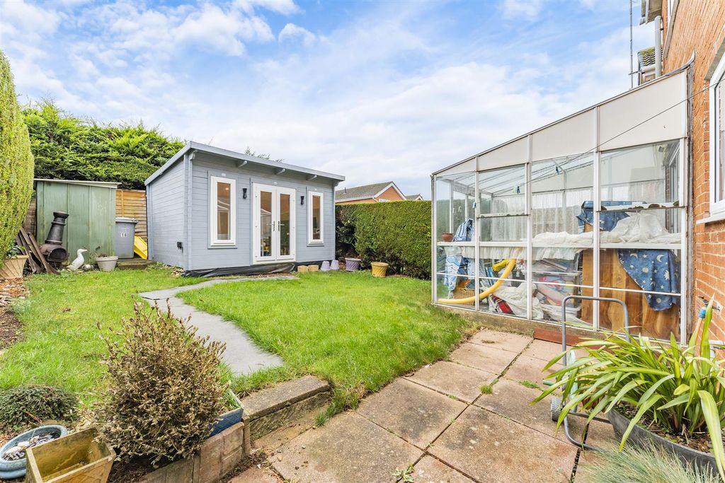 Property photo 2 of 23