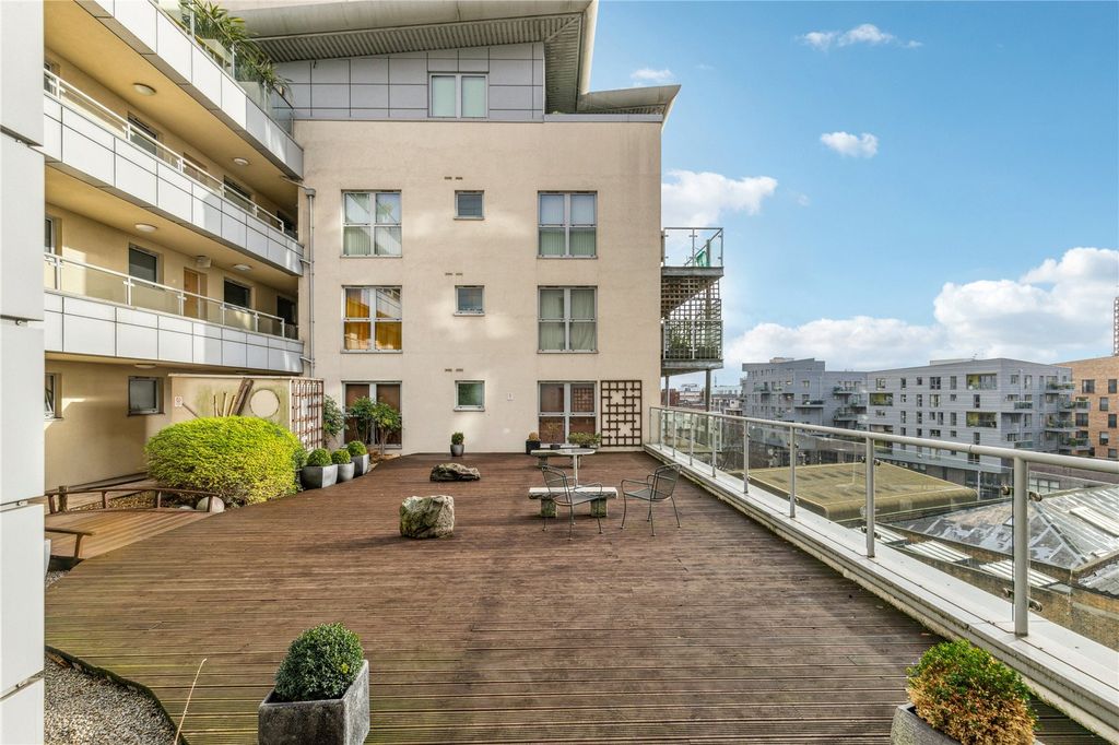 Property photo 3 of 16 Picture No. 14