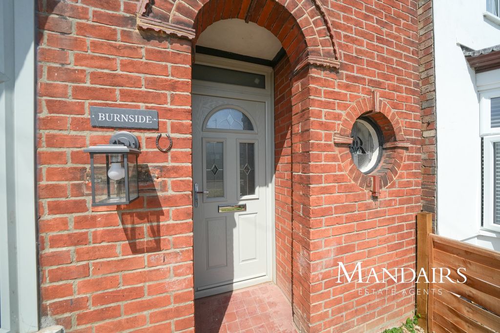 Property photo 2 of 26
