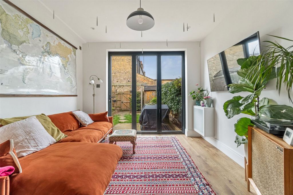 Property photo 3 of 7 Picture No. 14