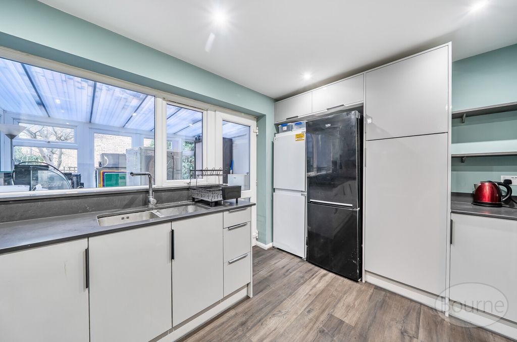 Property photo 3 of 15 Picture 3