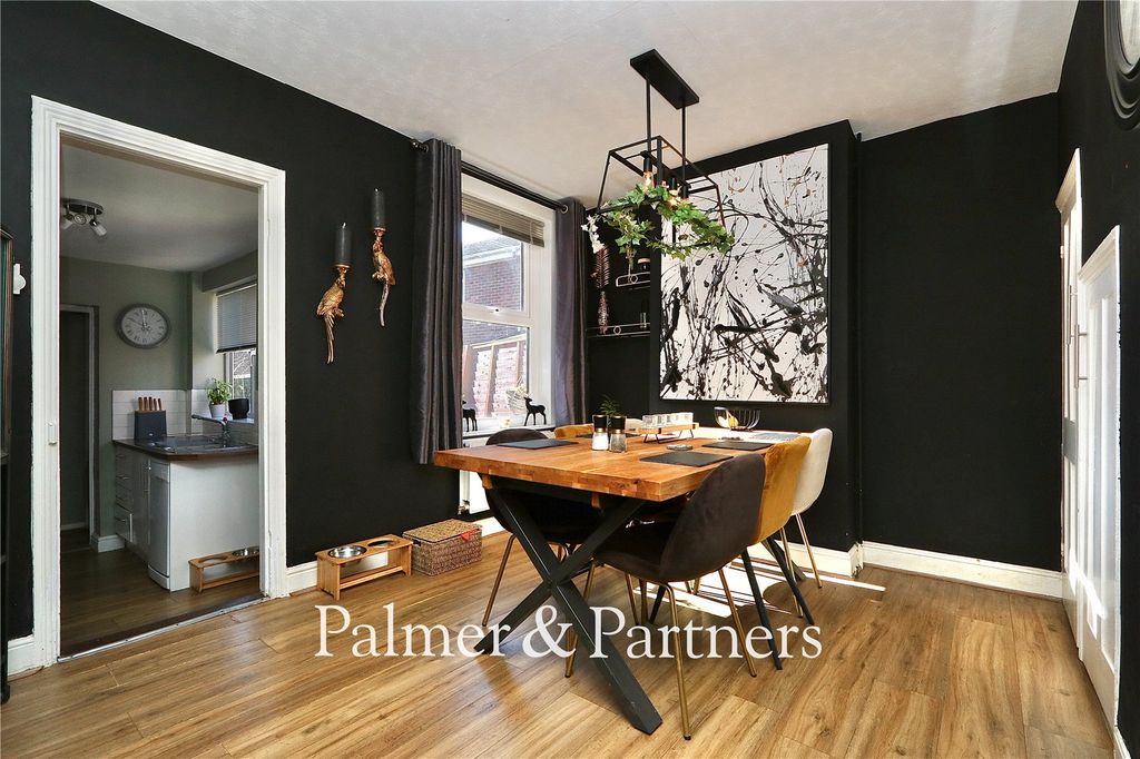 Property photo 2 of 17 Picture No. 05