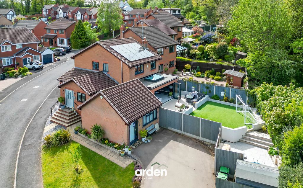 Property photo 1 of 18